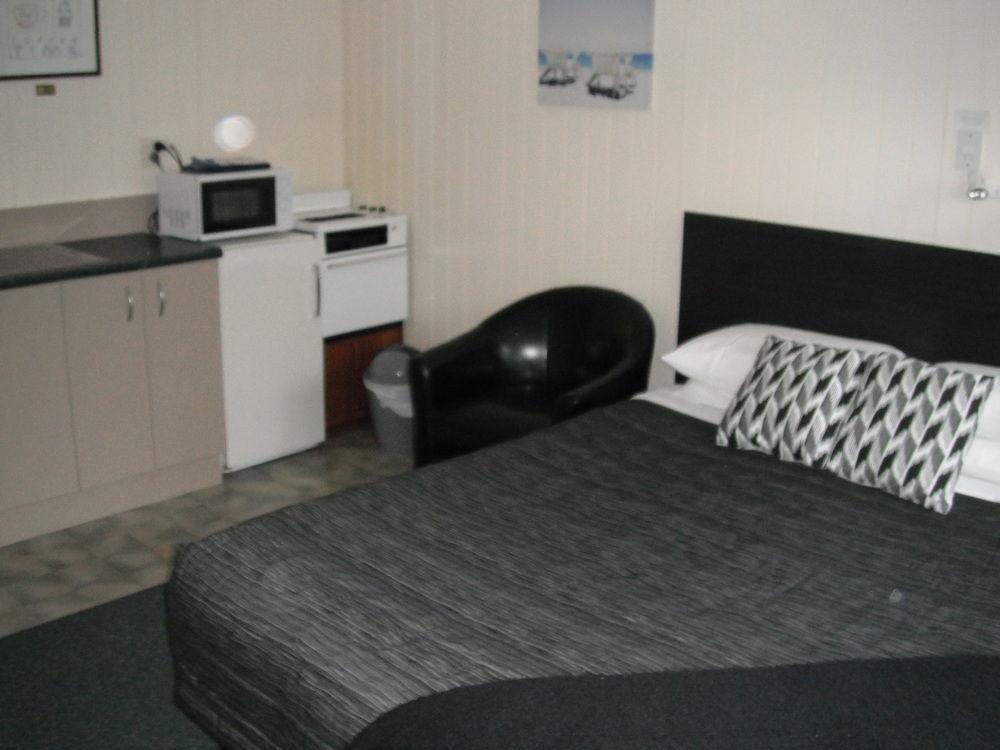Central Gateway Motel Cromwell Bagian luar foto
